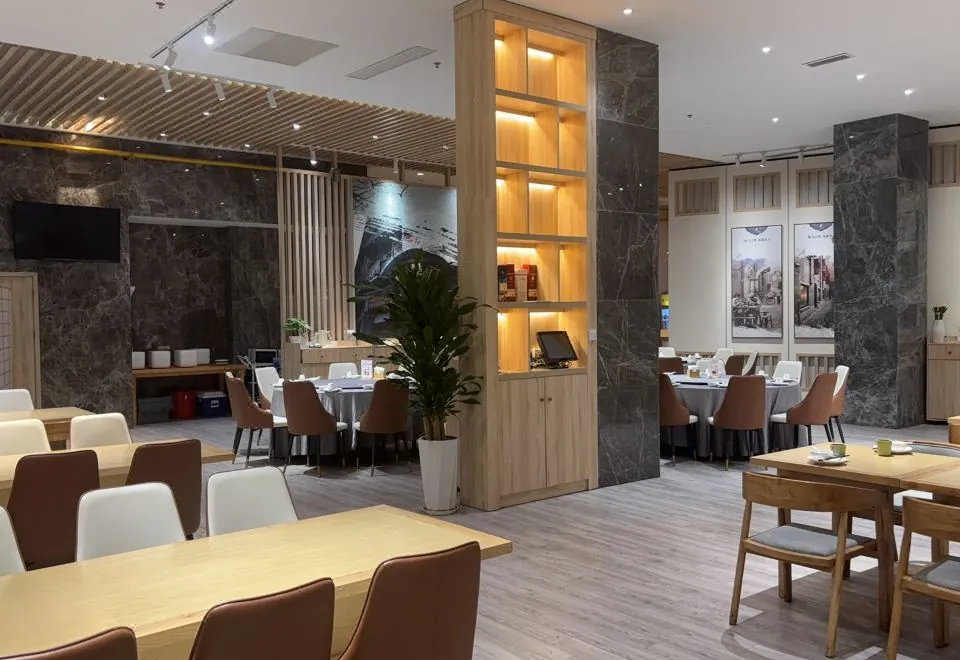 Mihuyou E-sports Hotel (Jinqiao Taierzhuang Road Subway Station)