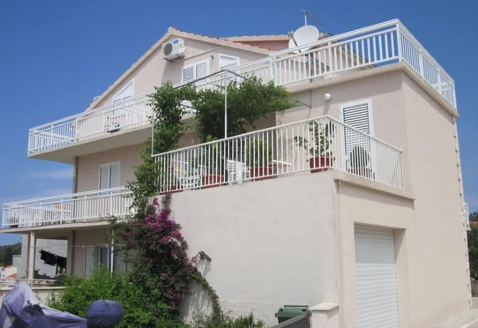 Apartments Kresic