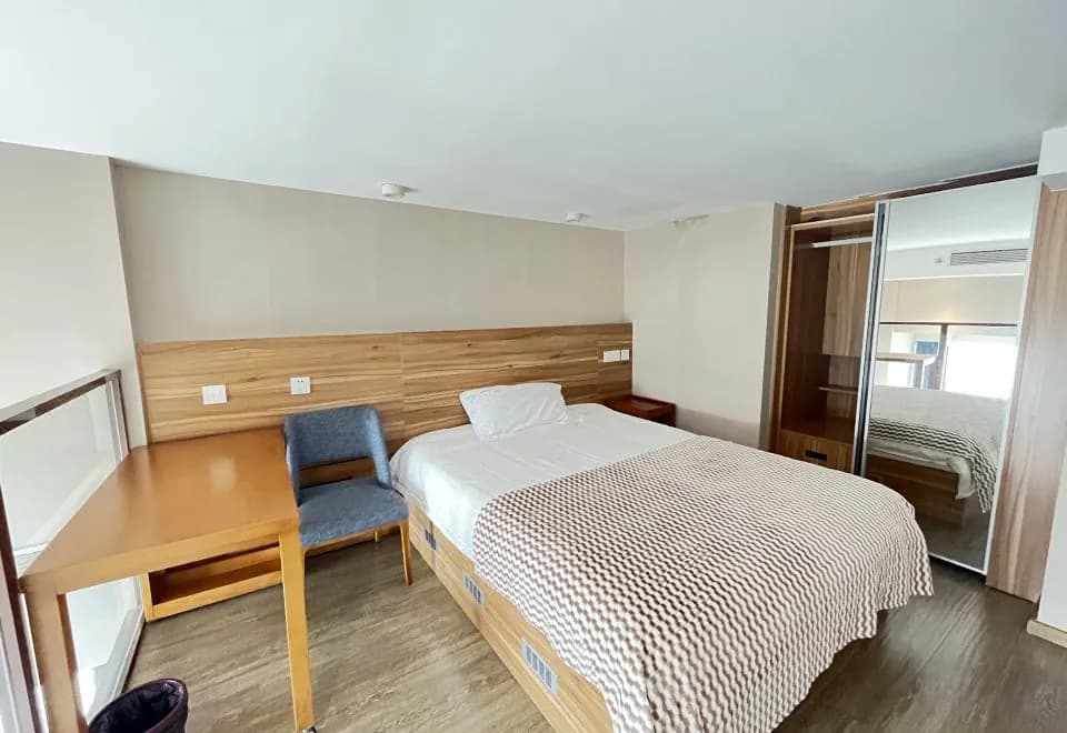 Shanghai Jingsu Apartment