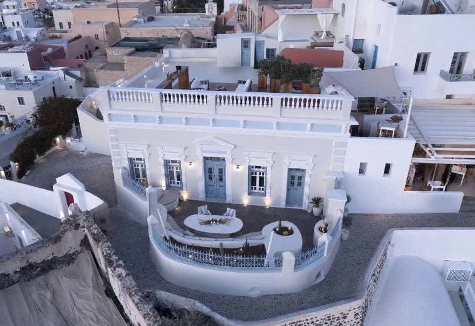 Oia Mansion