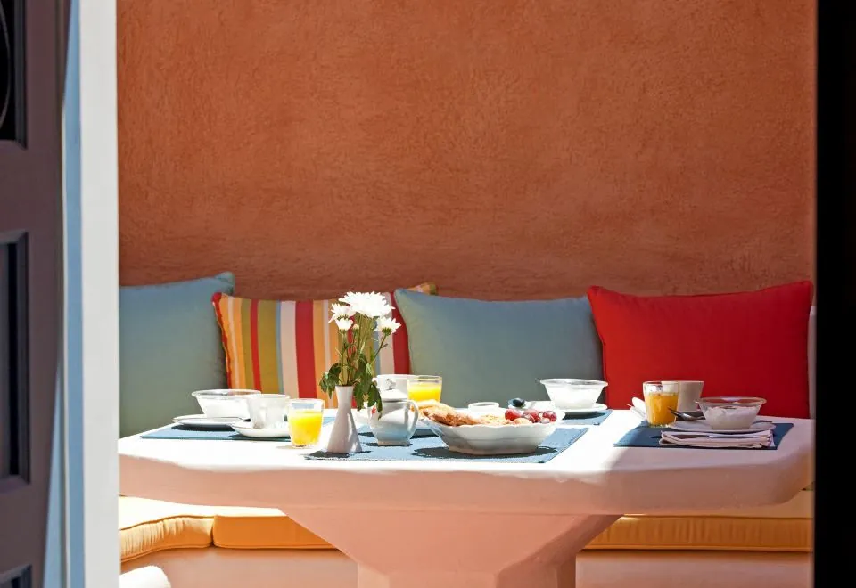 Oia Mansion