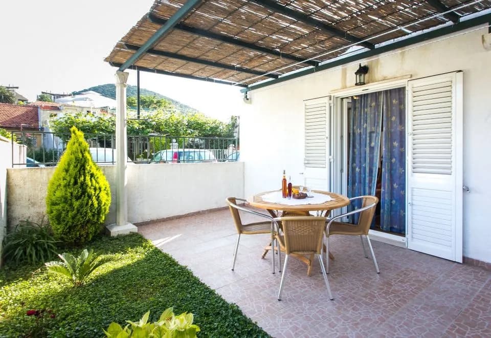 Apartments Miramare & Campara