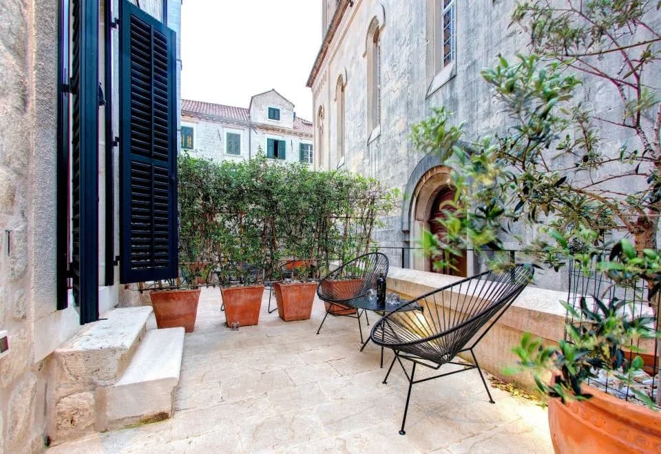 Guest House Forty-Four