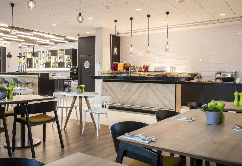 Courtyard by Marriott Edinburgh West