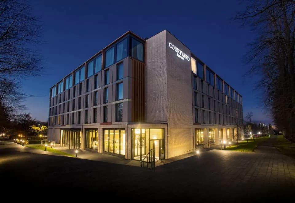 Courtyard by Marriott Edinburgh West