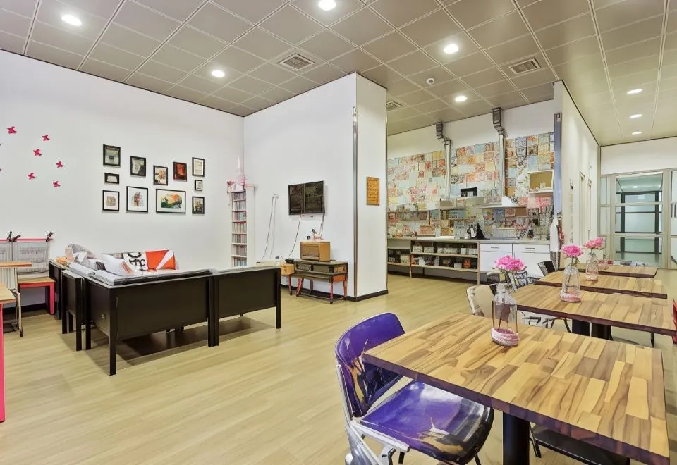 Hostelle - Female Only Hostel