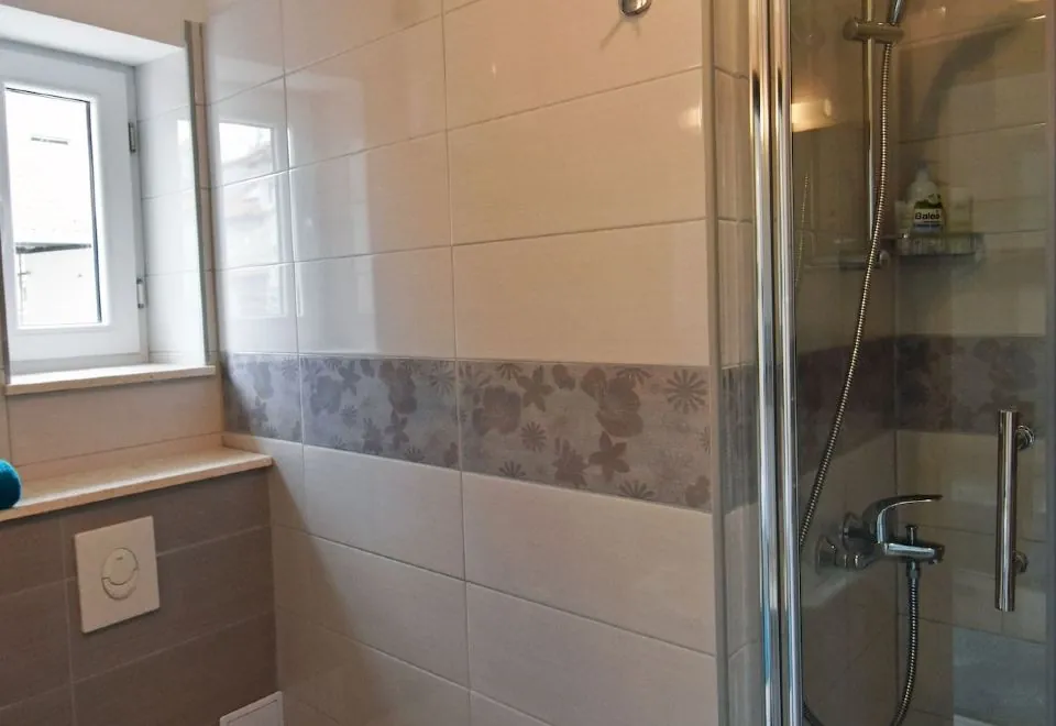 Kuzma Rooms and Apartments