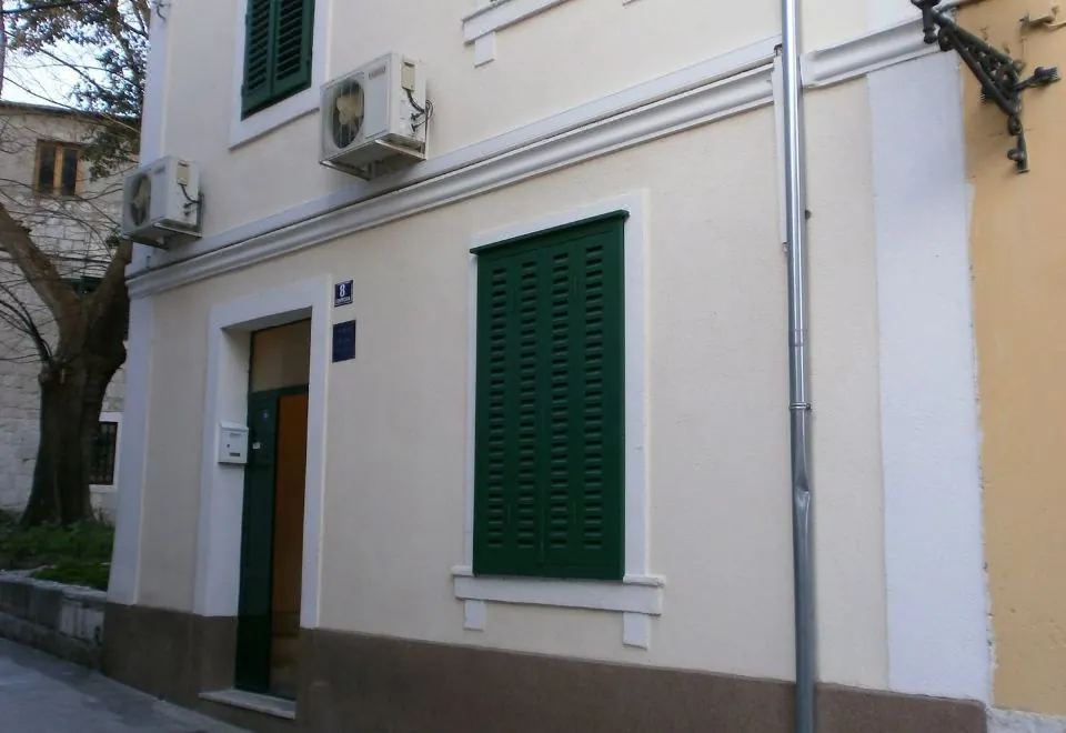 Kuzma Rooms and Apartments