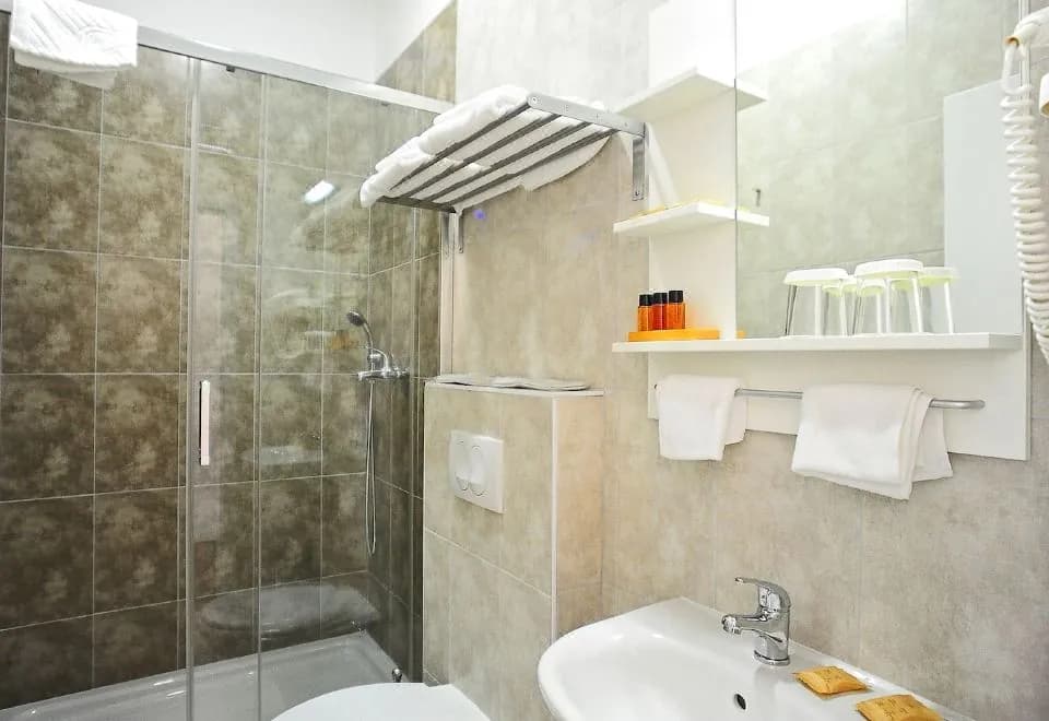Valenti Rooms