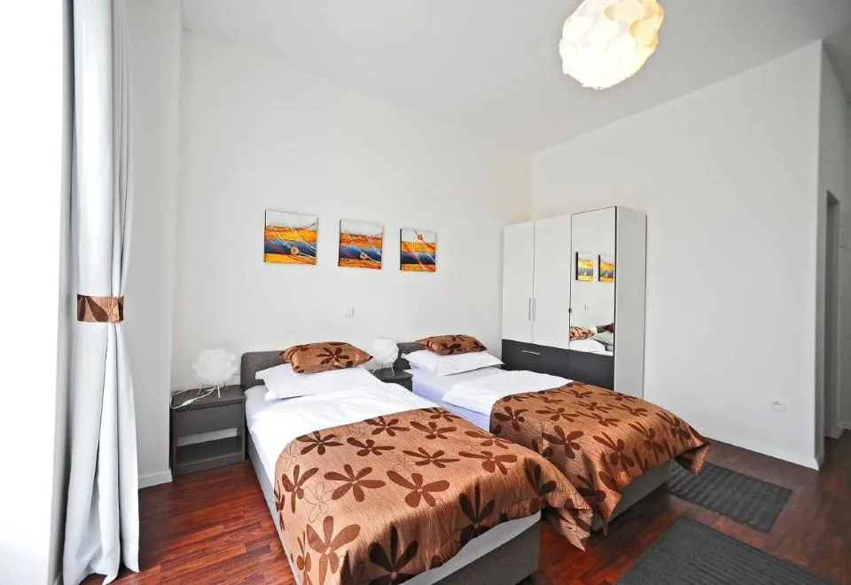 Valenti Rooms