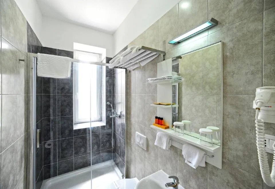 Valenti Rooms