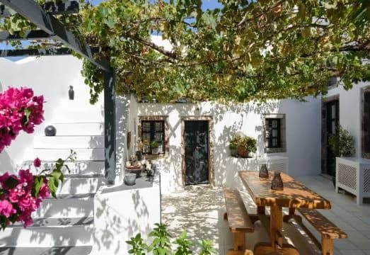 Firalia, Casa in Rock Suites