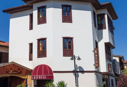 Boho Oldtown Apart