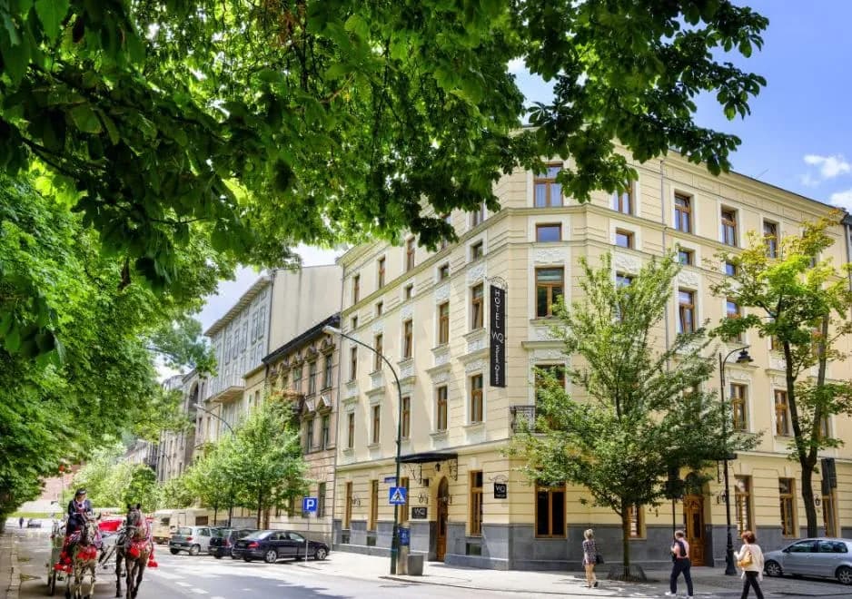 Hotel Golden Queen