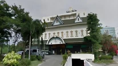 13 Coins Ngamwongwan Hotel