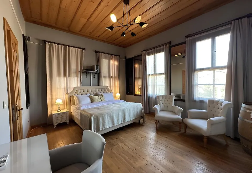 Grace Lounge Suite