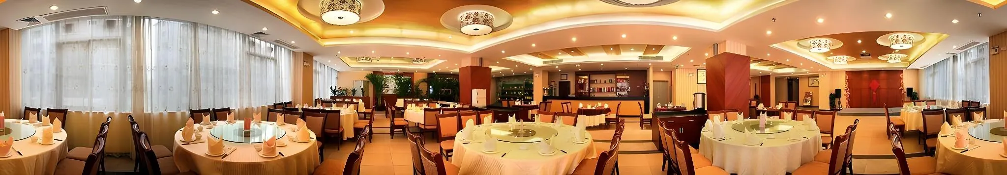 Pazhou Hotel (Guangzhou Convention and Exhibition Center Modiesha Metro Station)