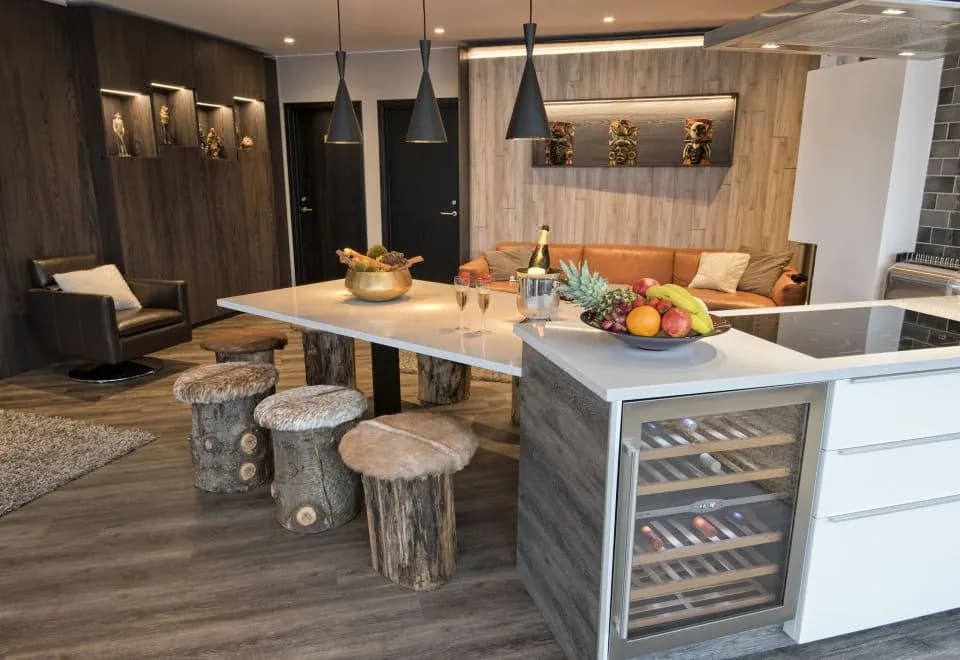 B14 Apartments & Rooms