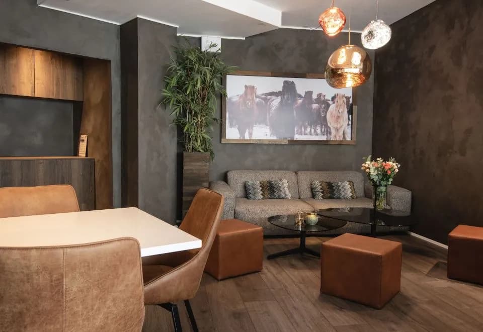 B14 Apartments & Rooms