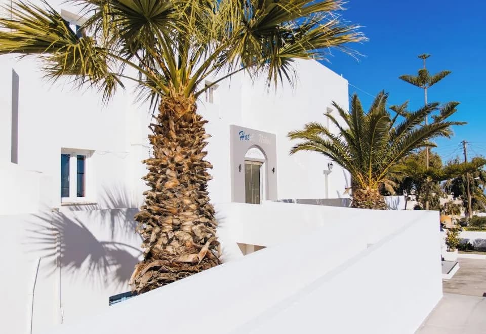 Nikos Hotel