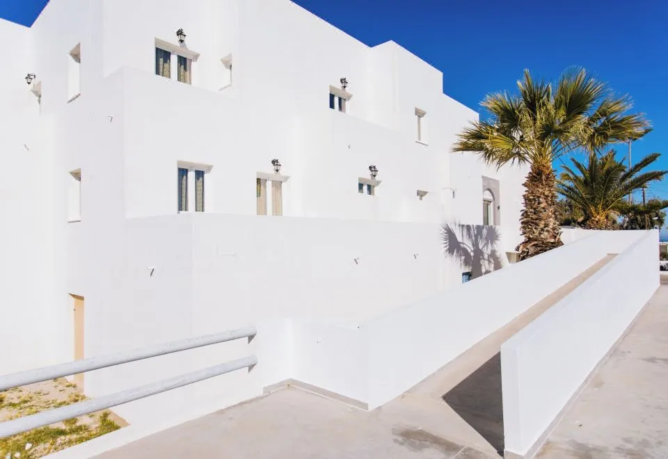Nikos Hotel