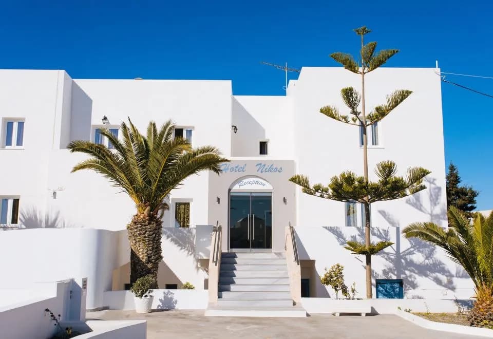 Nikos Hotel