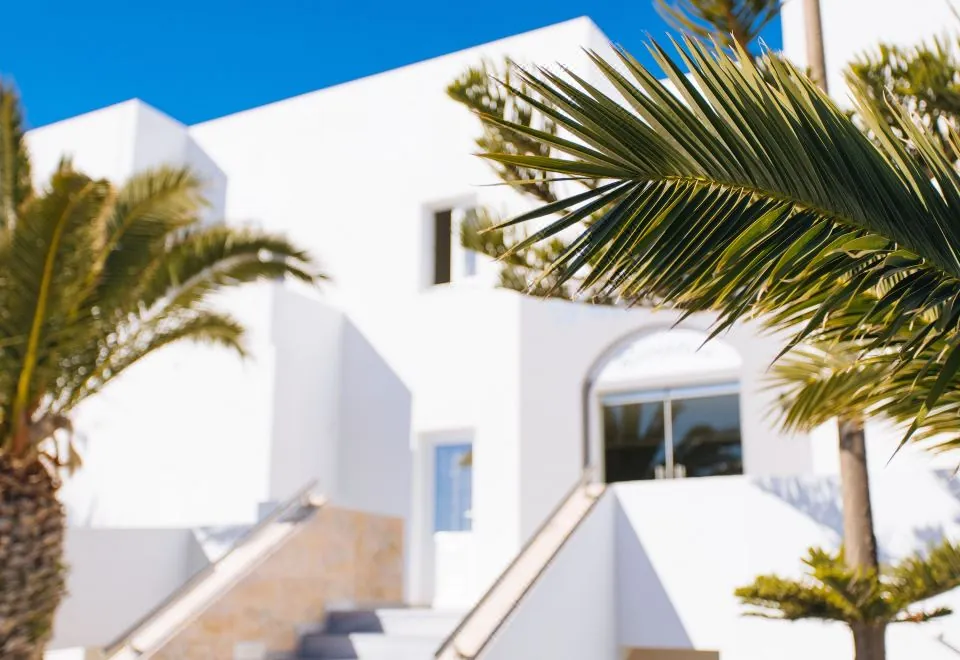 Nikos Hotel