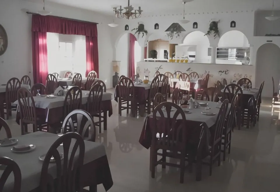 Nikos Hotel