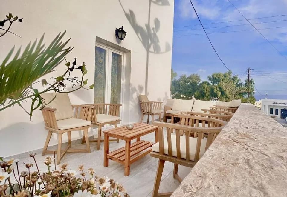 Nikos Hotel
