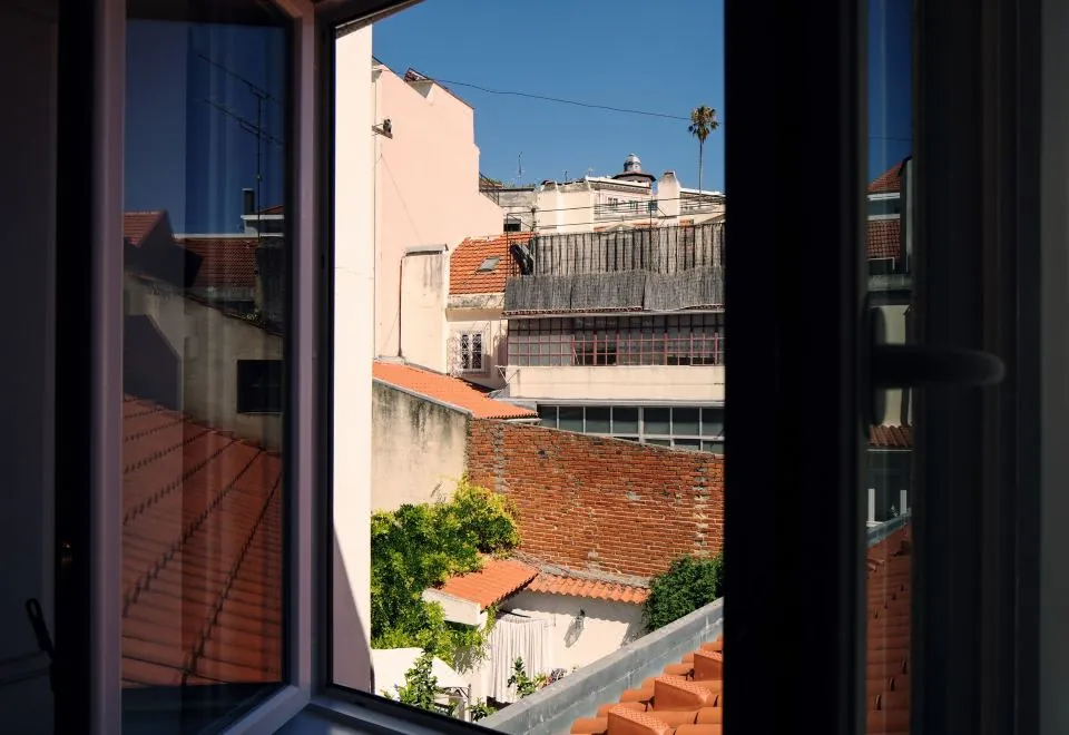Lisbon Calling Rooms & Studio