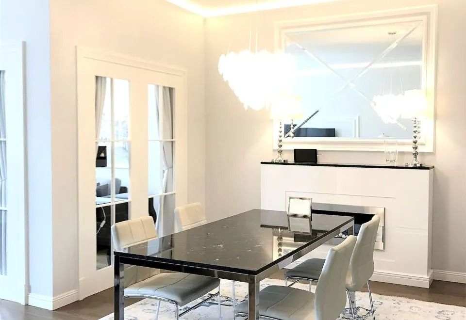 Mondrian Luxury Suites & Apartments Old Town Market Square