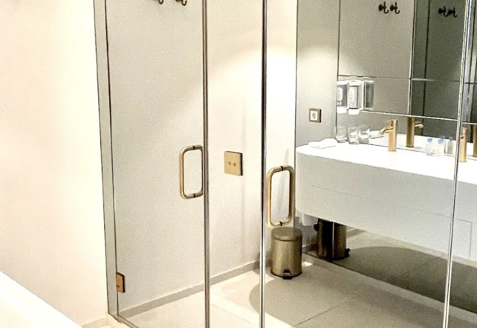 Mondrian Luxury Suites & Apartments Old Town Market Square