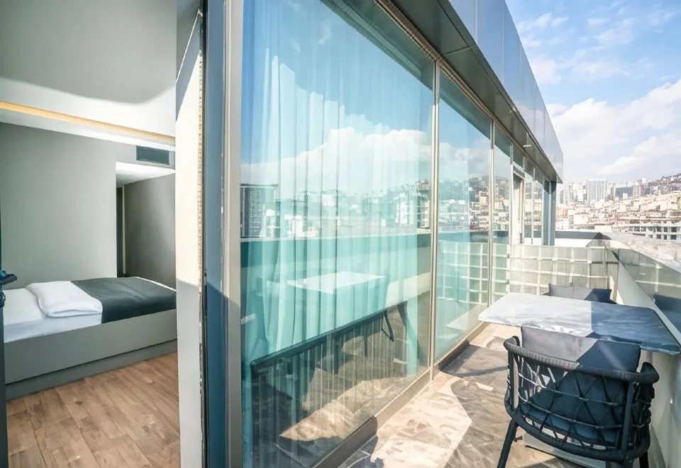 216 Ruby Suite