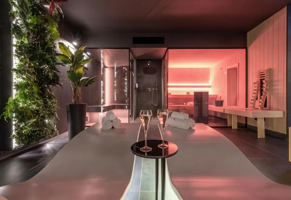 ONE TWO FOUR - Hotel & Spa