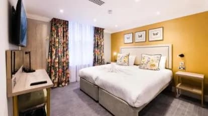 Byron Hotel