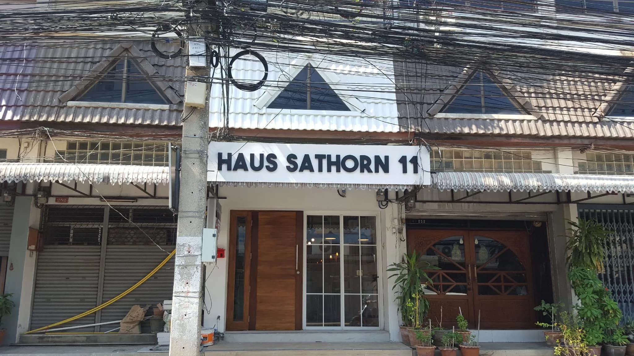 Haus Sathorn 11 Bed and Breakfast