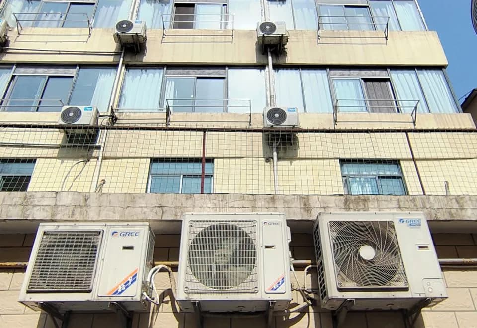 Ruyuan Apartment (Hengshan Road, Fudan University, Zhongshan Hospital Branch)