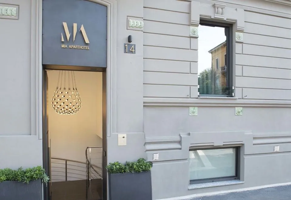 Mia Aparthotel