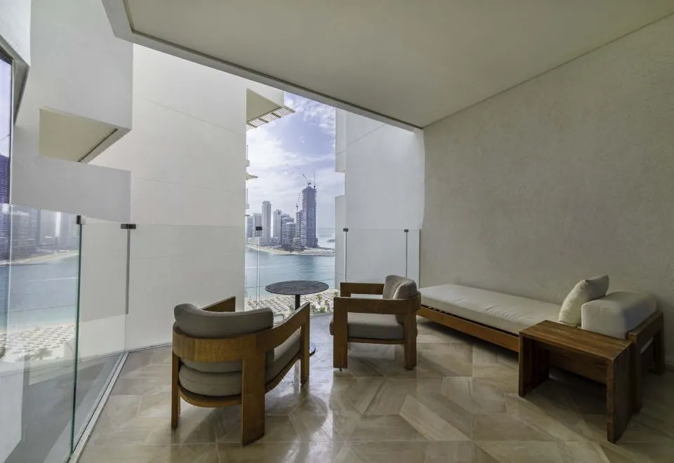 Maison Privee - Luxury Sea View Apt in Five Resort on The Palm