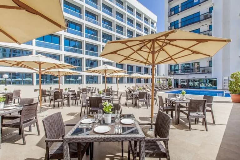 Golden Sands Hotel Apartments 3