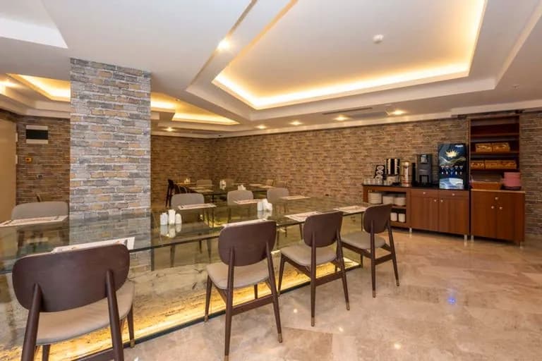 Hotel Ravi