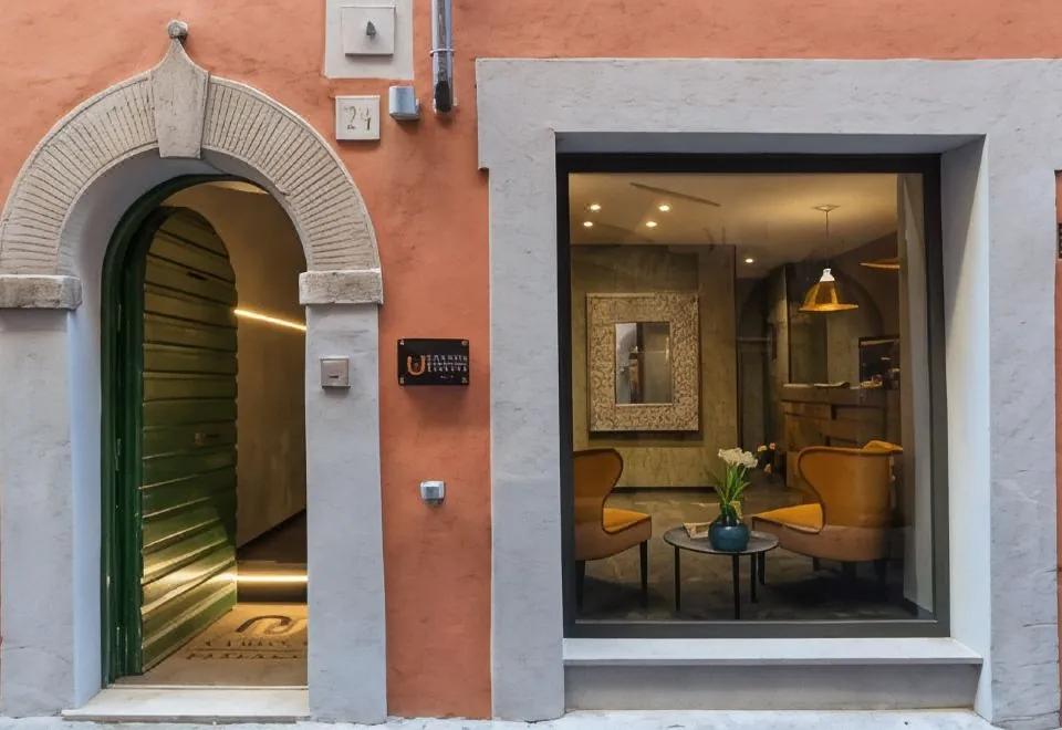 Navona Essence Hotel