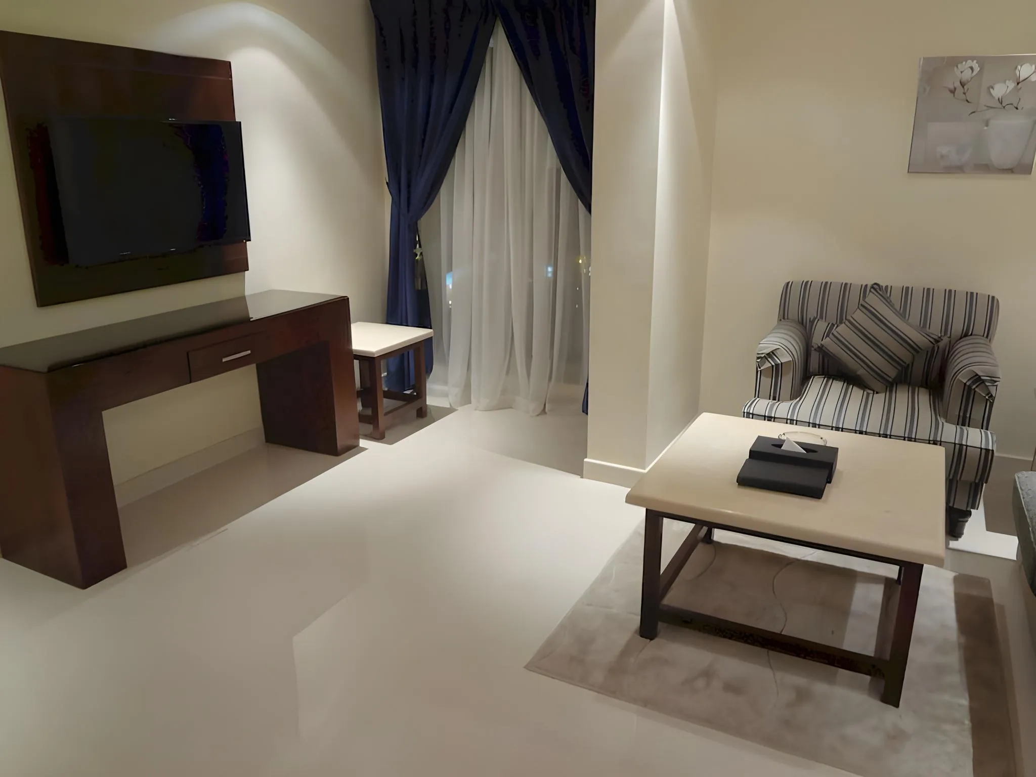 Almuhaidb Alolaya Suites