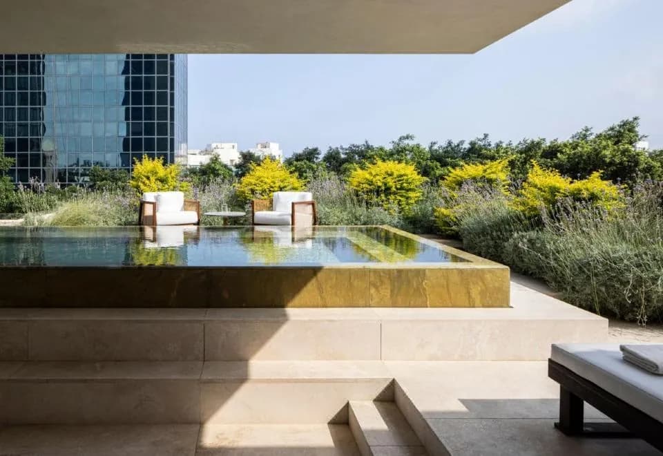 R48 Hotel and Garden