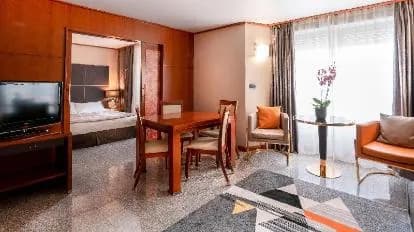 Goldstar Apartments & Suites