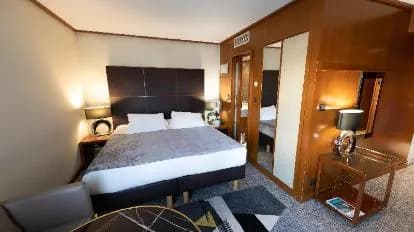 Goldstar Apartments & Suites