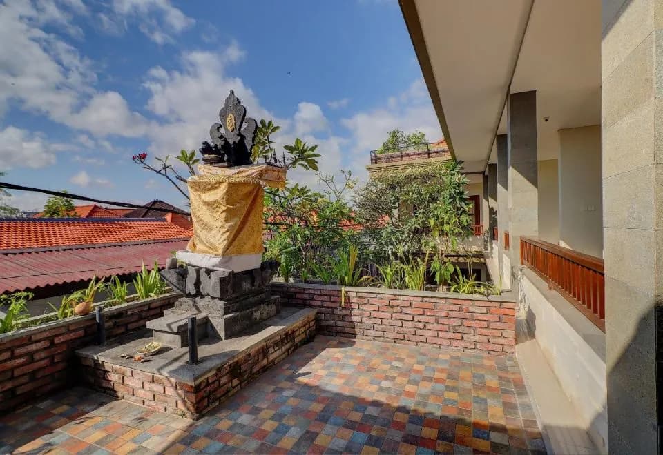 OYO Life 92852 Singgah Hotel Legian