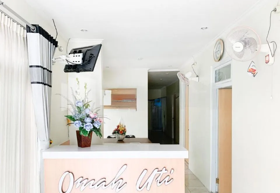 Oma Uti Syariah Mitra RedDoorz near Stasiun Lempuyangan