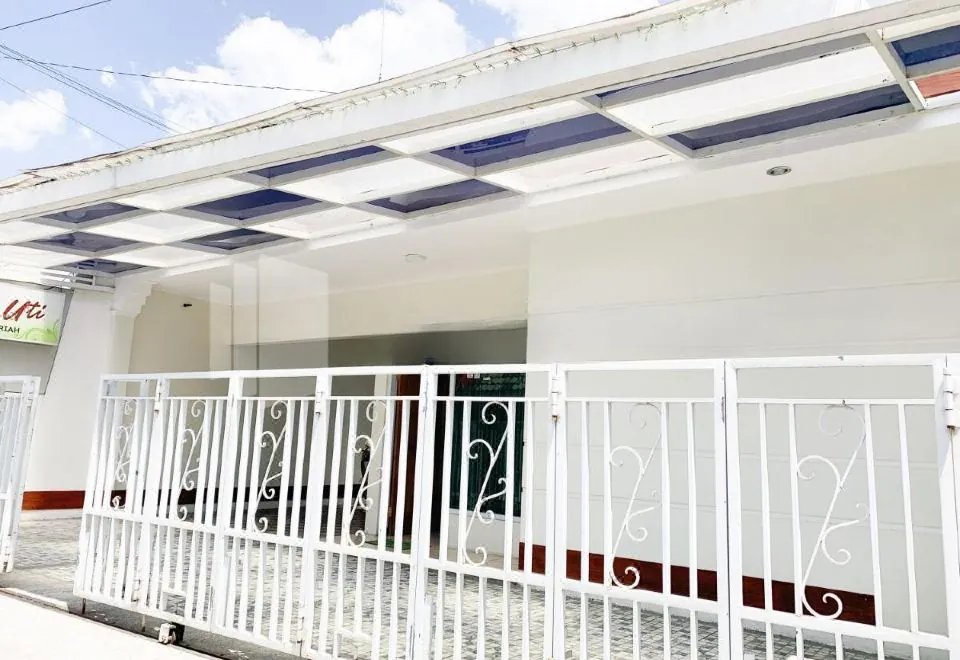 Oma Uti Syariah Mitra RedDoorz near Stasiun Lempuyangan