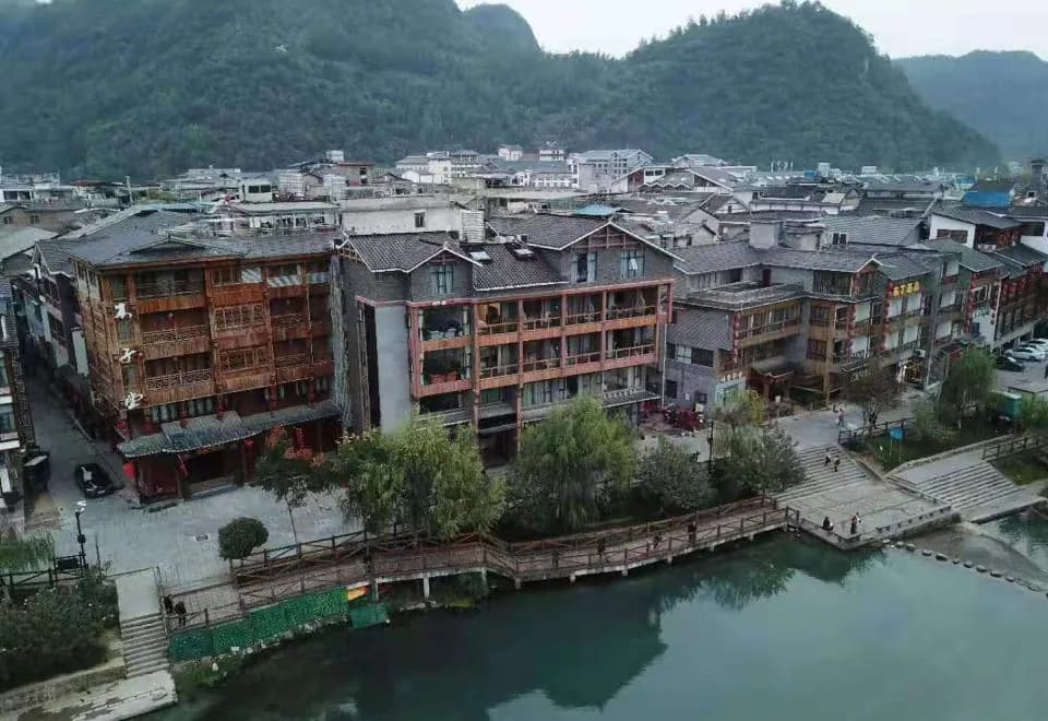 Leadingmen Hotel